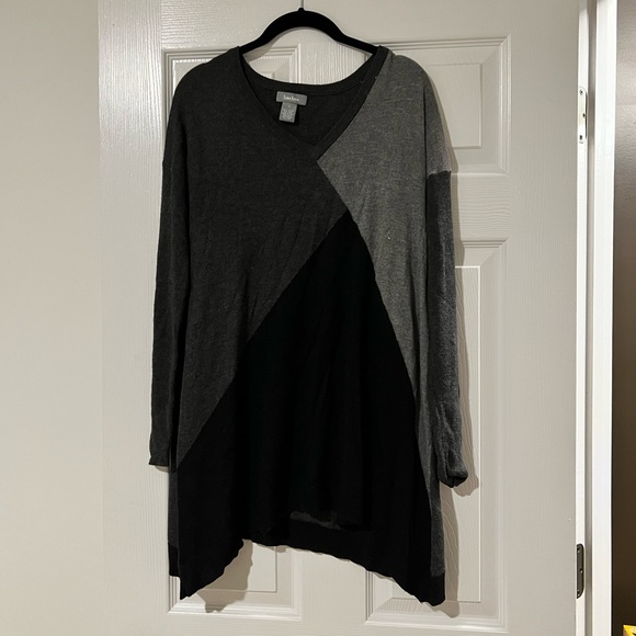 Neiman Marcus Sweater - Picture 1 of 5